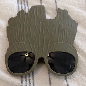Marvel Groot Sunglasses in Olive and Black